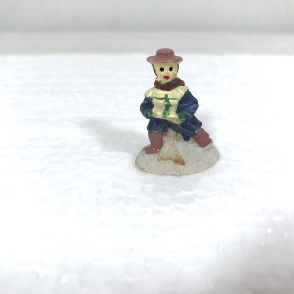 Vintage Christmas Figurines Village Dickens Display - Picture 14 of 16